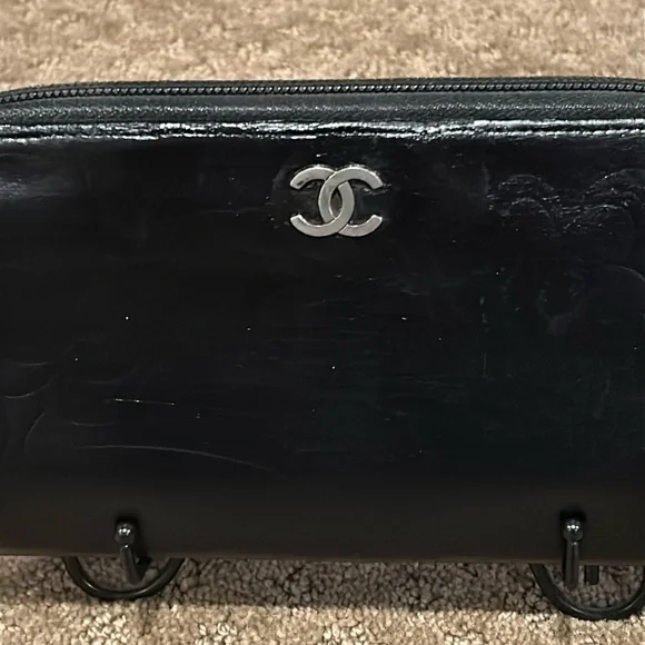 Chanel Camillia Authentic Rare Long Black Leather Zipper Wallet - Picture 7 of 16